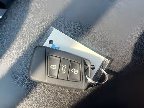 Used 2018 Volkswagen Atlas SE AWD/4WD image 36