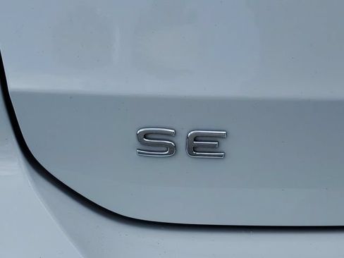 Certified 2023 Volkswagen Taos SE w/ Panoramic Sunroof Package FWD image 13
