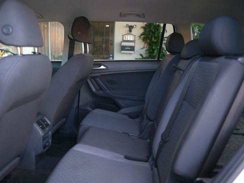 Used 2020 Volkswagen Tiguan S image 35