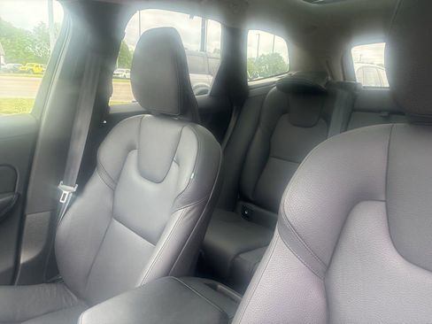 Used 2024 Volvo XC60 T8 Plus w/ Protection Package Premier AWD/4WD image 9