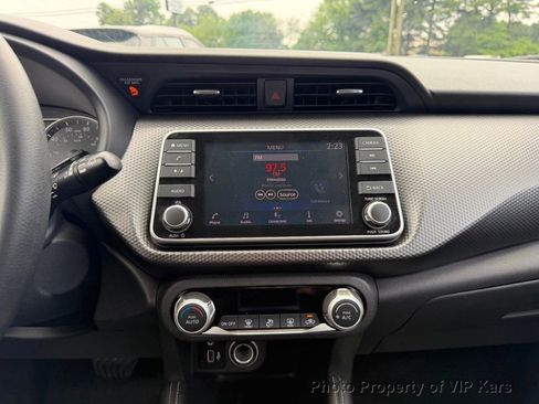 Used 2019 Nissan Kicks SV FWD image 23
