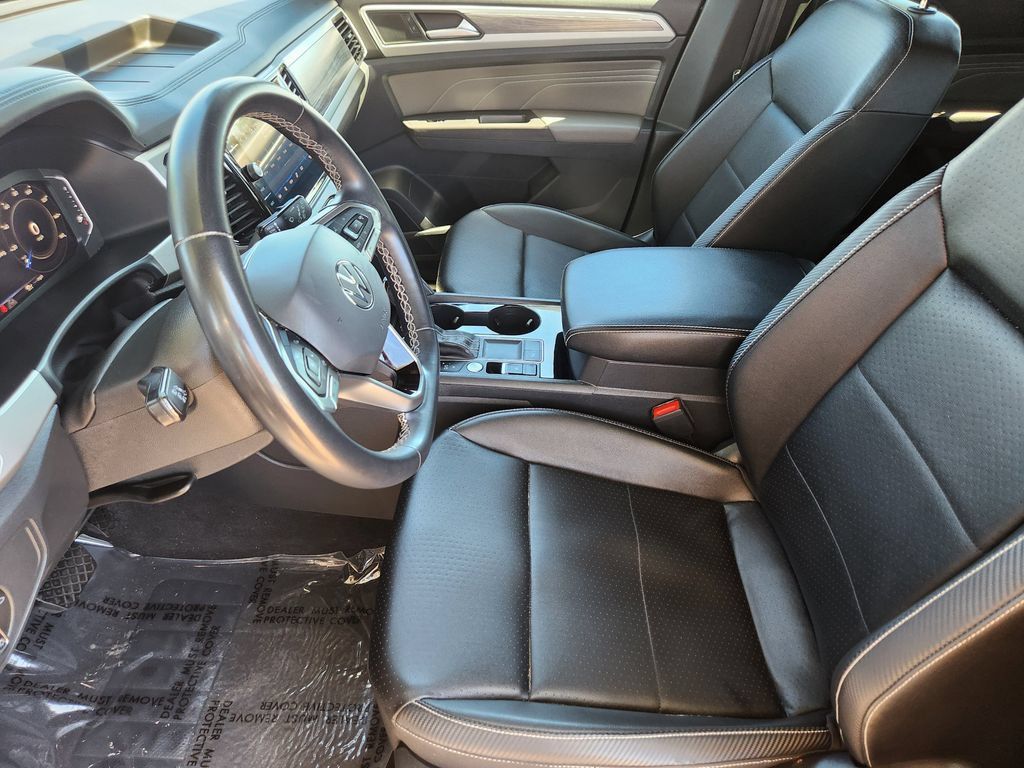 Used 2023 Volkswagen Atlas Cross Sport SE FWD image 4