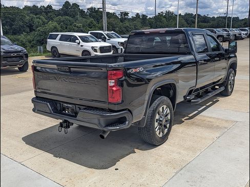 Used 2022 Chevrolet Silverado 2500 Custom w/ Custom Value Package AWD/4WD image 7