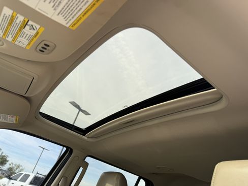 Used 2015 Lincoln Navigator 4WD image 13