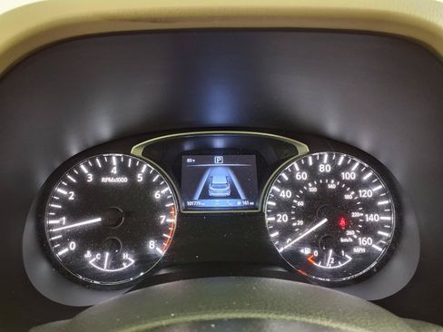 Used 2018 Nissan Pathfinder SL FWD image 25