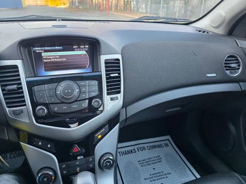 Used 2013 Chevrolet Cruze LT w/ RS Package image 13