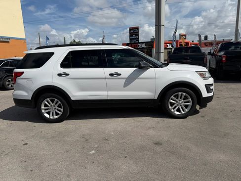 Used 2017 Ford Explorer FWD image 4