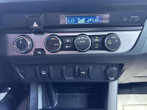 Used 2021 Toyota Tacoma SR AWD/4WD image 33