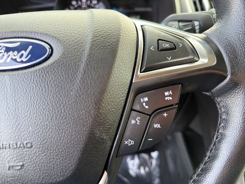 Used 2023 Ford Edge SEL image 18