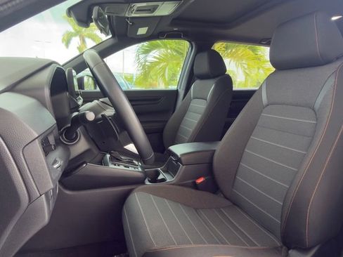 Used 2025 Honda CR-V Sport image 4