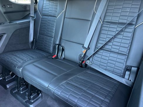 Certified 2024 Cadillac Escalade Premium Luxury Platinum AWD/4WD image 18