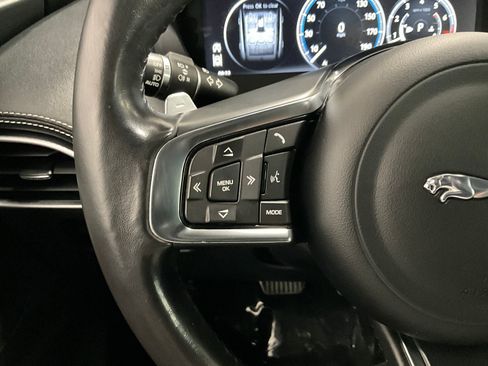 Used 2018 Jaguar F-PACE S image 17