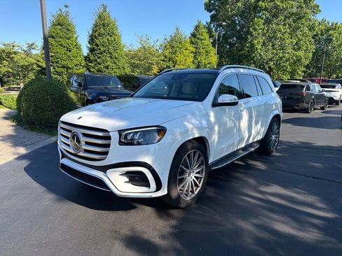 Used 2024 Mercedes-Benz GLS 580 4MATIC image 1