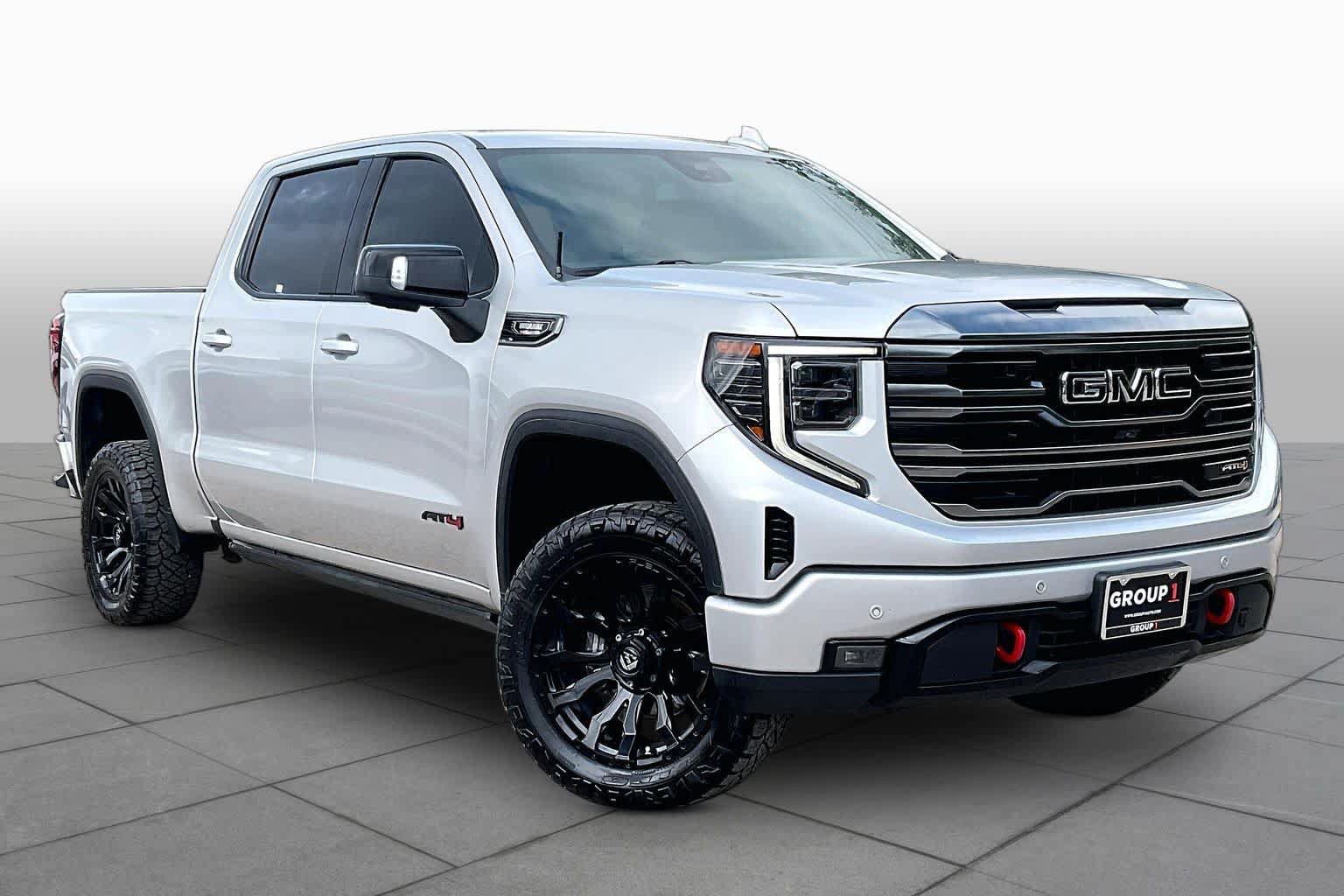 Used 2022 GMC Sierra 1500 AT4 w/ Sierra Safety Plus Package AWD/4WD image 3