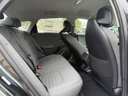 Used 2025 Kia K4 EX image 5