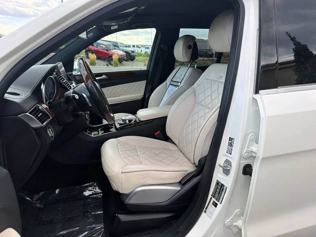 Used 2018 Mercedes-Benz GLS 550 4MATIC image 25