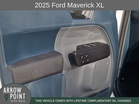 Used 2025 Ford Maverick XL w/ Equipment Group 102A AWD/4WD image 21