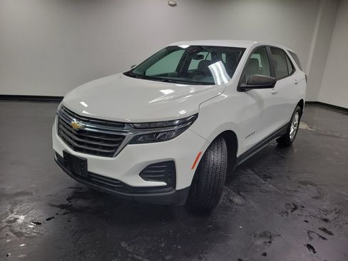 Used 2022 Chevrolet Equinox LS w/ LPO, Floor Liner Package FWD image 4