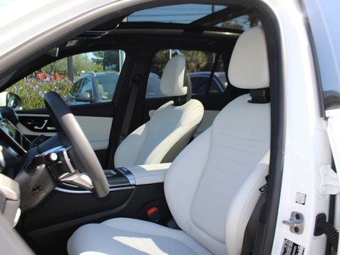 Certified 2025 Mercedes-Benz GLC 350e 4MATIC image 5