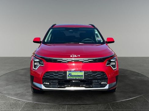 Used 2023 Kia Niro Wave w/ Wave Preserve Package FWD image 2
