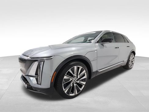 Certified 2026 Cadillac Lyriq Signature Luxury w/ Nappa Leather Package AWD/4WD image 8