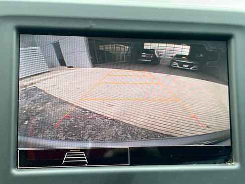 Used 2022 Chevrolet Equinox LS FWD image 13