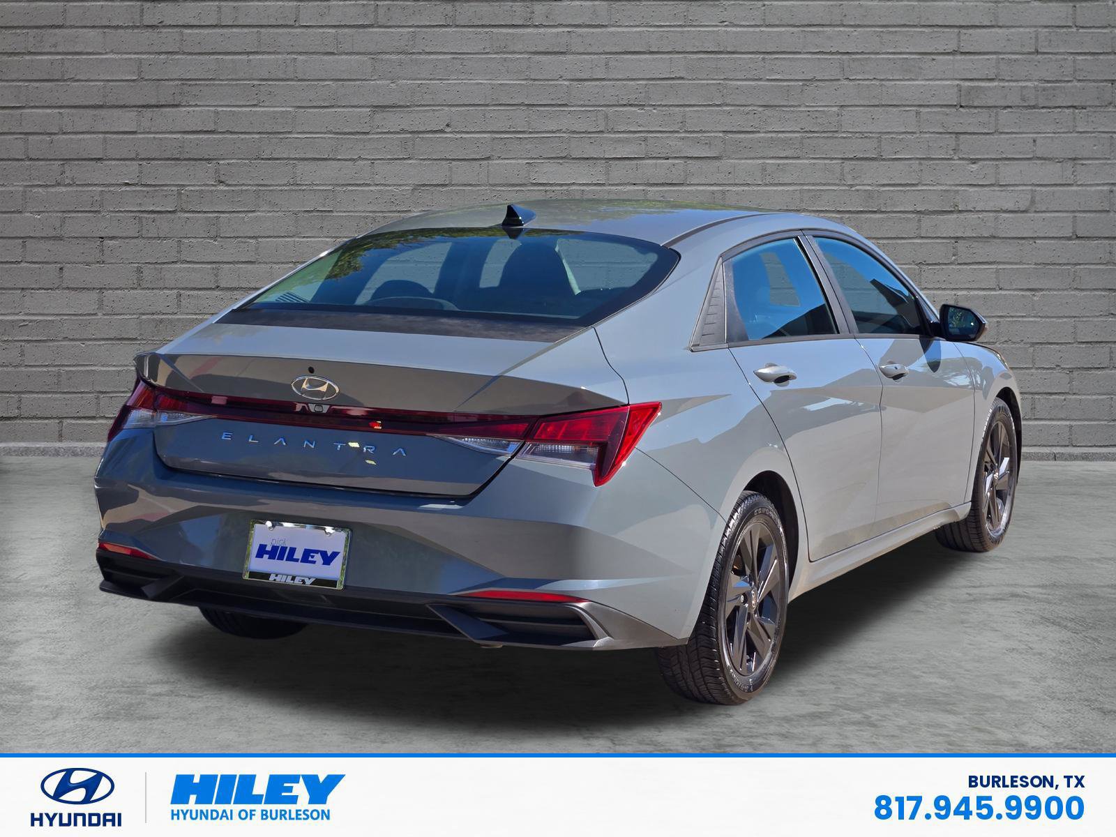 Used 2022 Hyundai Elantra SEL w/ Cargo Package FWD image 4