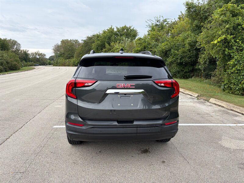 Used 2019 GMC Terrain SLE w/ Driver Convenience Package FWD image 4