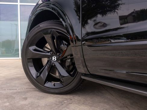 Used 2024 Bentley Bentayga AWD/4WD image 15