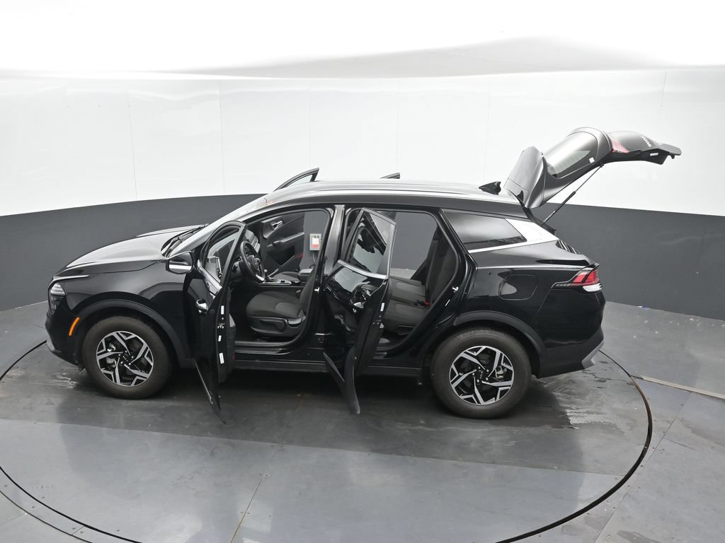 Used 2025 Kia Sportage LX AWD/4WD image 43