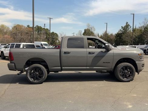 New 2026 RAM 2500 Big Horn AWD/4WD image 13