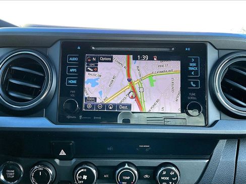 Used 2019 Toyota Tacoma TRD Off-Road w/ Technology Package image 12