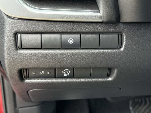 Used 2023 Nissan Rogue SV image 42