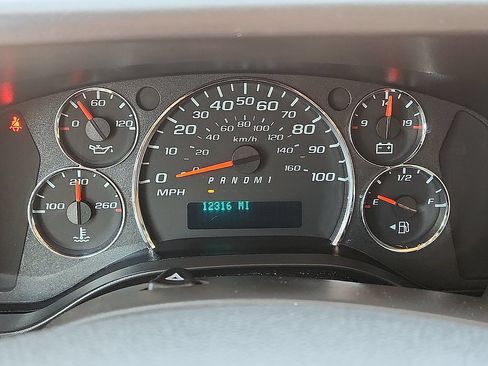 Used 2024 GMC Savana 2500 w/ Driver Convenience Package RWD image 11