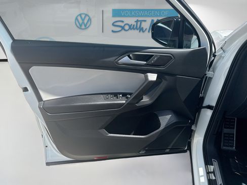 Used 2021 Volkswagen Tiguan SE R-Line FWD image 19