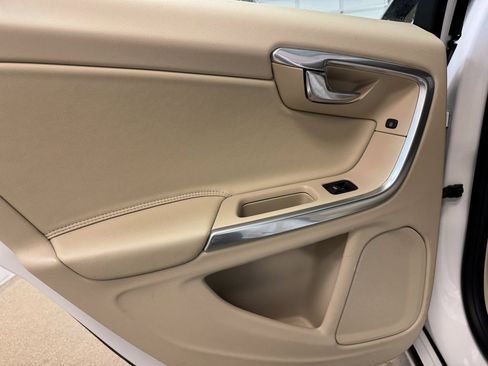 Used 2015 Volvo V60 T5 Premier Plus image 15