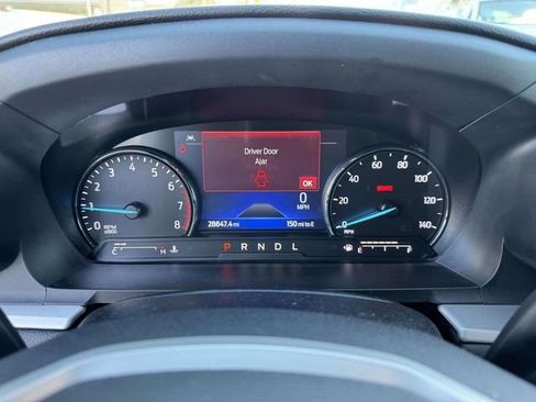 Used 2022 Ford Explorer XLT w/ Equipment Group 202A image 14