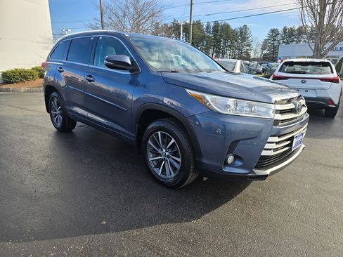 Certified 2017 Toyota Highlander XLE w/ Protection Package #3 image 10