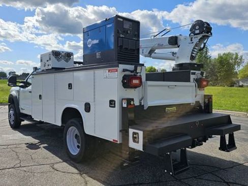 New 2025 Ford F550 XL image 5