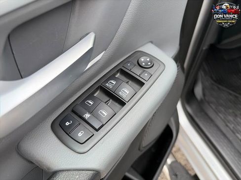 Used 2022 RAM 1500 Big Horn AWD/4WD image 11