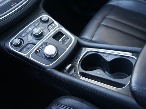 Used 2015 Chrysler 200 C w/ Navigation & Sound Group I image 31