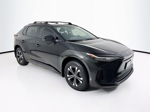 Used 2024 Toyota bZ4X XLE image 1