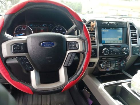 Used 2017 Ford F250 Lariat w/ Lariat Ultimate Package AWD/4WD image 6