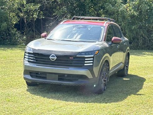 New 2026 Nissan Kicks SR w/ SR Premium Package image 12