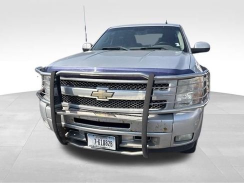 Used 2010 Chevrolet Silverado 1500 LT AWD/4WD image 3