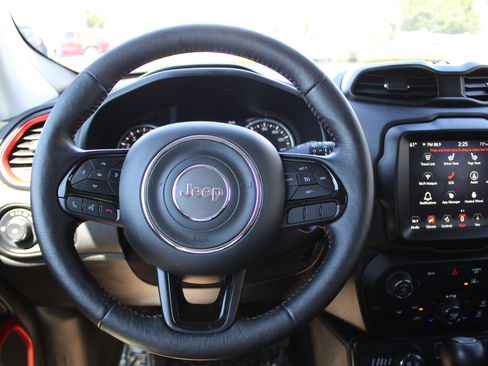 Used 2022 Jeep Renegade Trailhawk AWD/4WD image 28