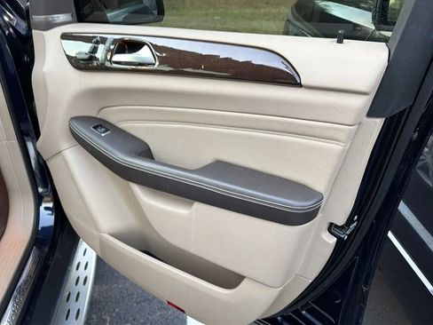 Used 2015 Mercedes-Benz ML 350 4MATIC w/ Premium 1 Package image 13