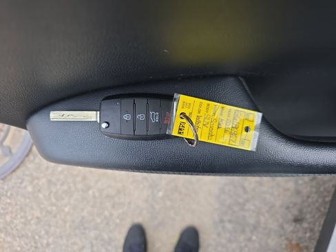 Used 2016 Kia Sorento LX image 38