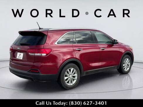 Used 2018 Kia Sorento FWD V6 image 5