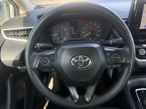 Used 2025 Toyota Corolla LE FWD image 13